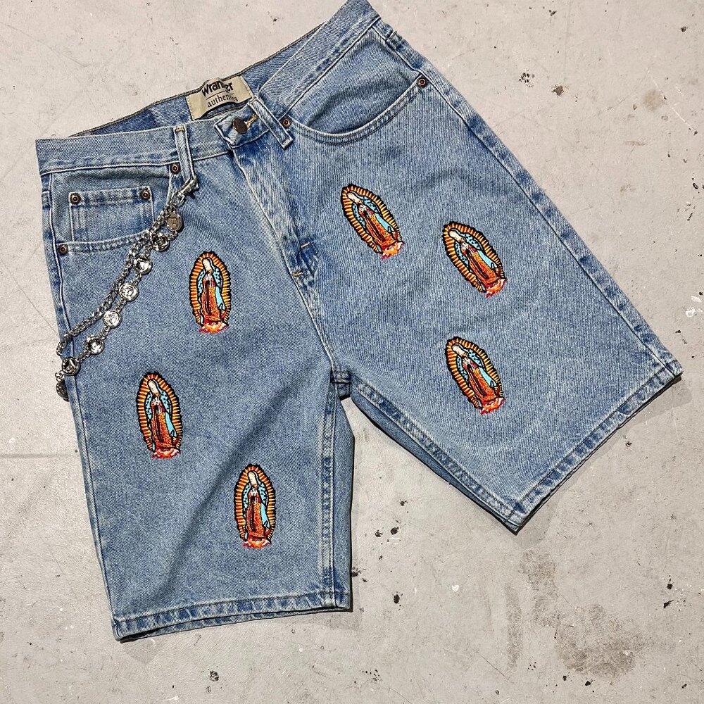Mary JORTS - denim shorts embroidered design with chain